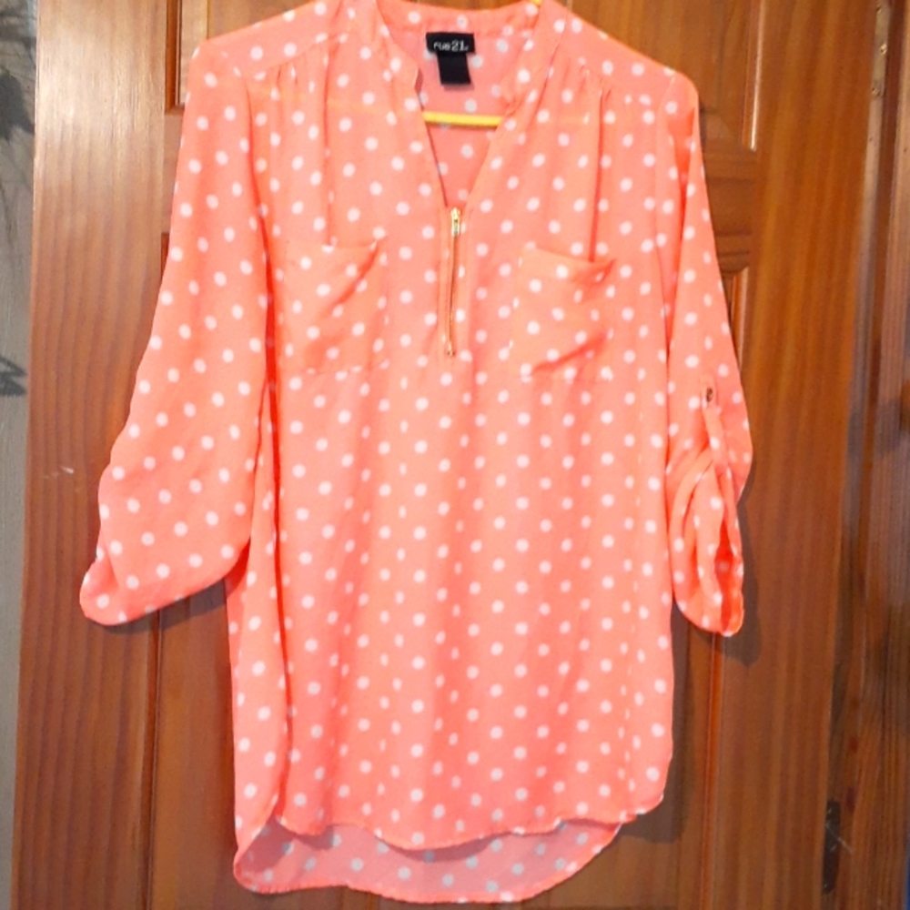 WOMENS CORAL RUE 21 POKADOT BLOUSE. LARGE